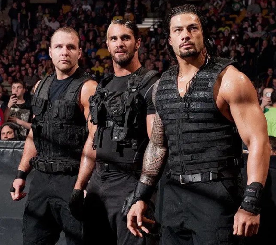 reigns_era's tweet photo. BROTHERS FOREVER.

One. Last. Dance.

Summerslam. 

#WWERaw https://t.co/TbbiSFDzcr