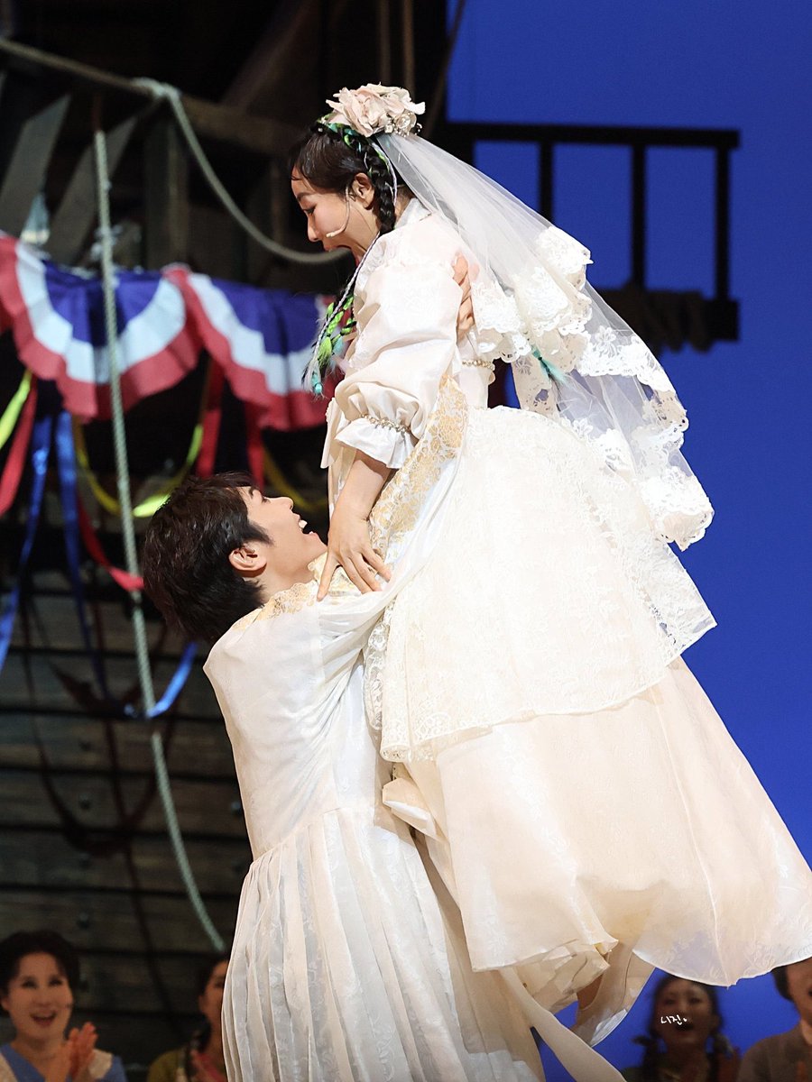ifreevvill's tweet photo. @belles__choses 베상스페셜커튼콜(아님 https://t.co/JyuxMgpSz8