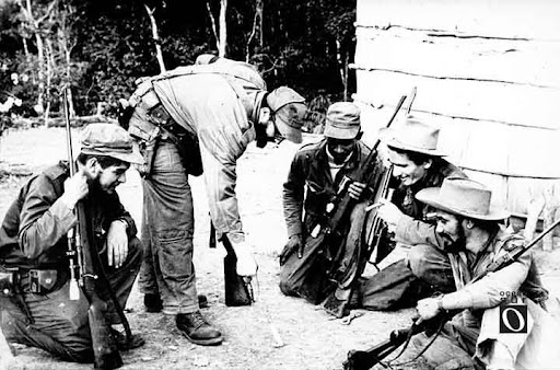 HidysB's tweet photo. 29 de junio de 1958. El Ejército Rebelde comienza la contención de la gran ofensiva de Batista en la Sierra Maestra. Fue el principio del fin de la tiranía. La gesta heroica se escribía con coraje y determinación. #CubaViveEnSuHistoria @CubaCubacons https://t.co/sf4qmyS2QH