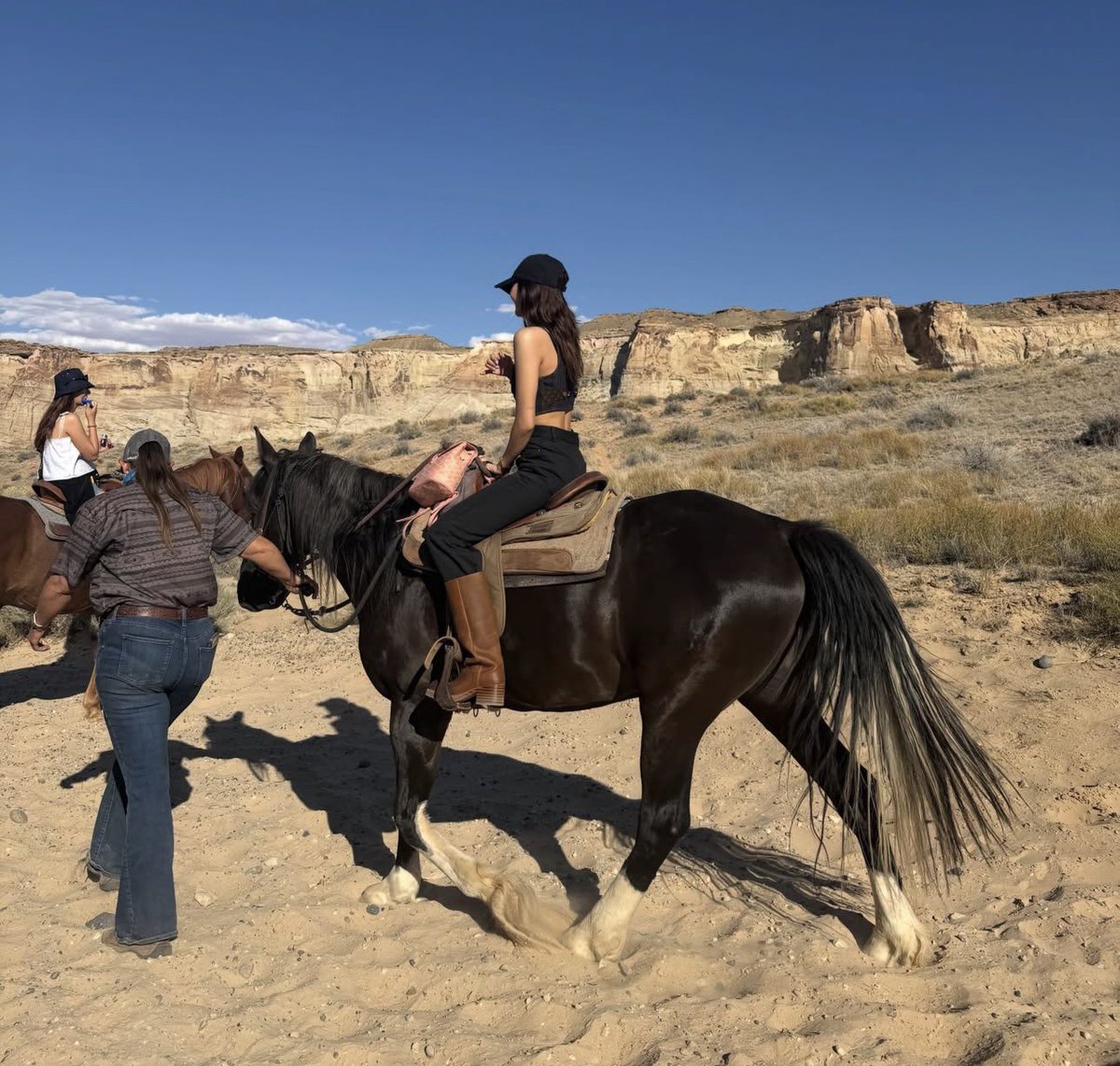 lalisamgger's tweet photo. My cowgirl 🤠 https://t.co/KBxDh5wFm5
