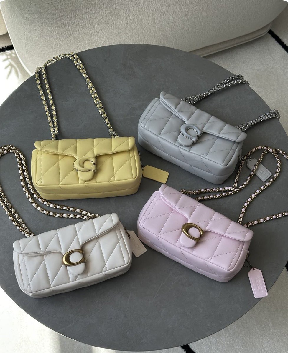 cu_mi_'s tweet photo. @instablog9ja I sell beautiful bags/slippers in Abuja https://t.co/1R3KTfE0sS
