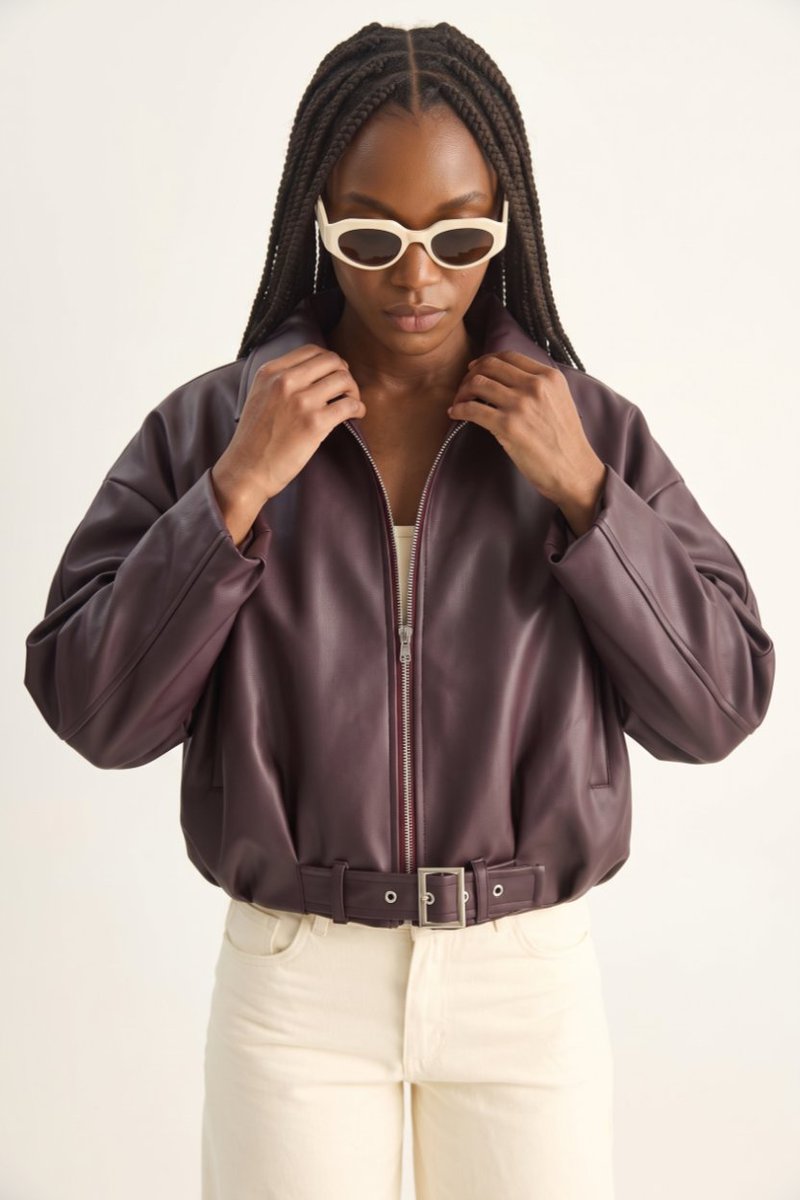 Faven_ZA's tweet photo. Stop searching for the perfect layer; you’ve just found it. This deep burgundy bomber redefines effortless cool, offering a structured silhouette that transitions seamlessly from city streets to evening affairs. It’s not just a jacket—https://t.co/EnEv7XV0ZP https://t.co/YGymBzGXpR
