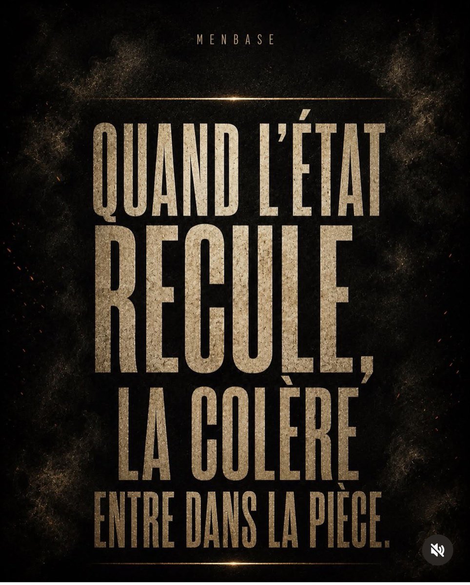 FluxState_DAO's tweet photo. Le vide ne reste jamais vide très longtemps.
Quand l'autorité hésite, 
Quand la justice ralentit, 
Quand la protection devient floue, Quelque chose d'autre s'installe.
D'abord un malaise.
Puis une tension.
Puis une colère froide, lourde, silencieuse.
Et quand elle entre dans la pièce, ce n'est jamais pour discuter.
C'est déjà le signe que quelque chose, quelque part, a cessé de tenir.