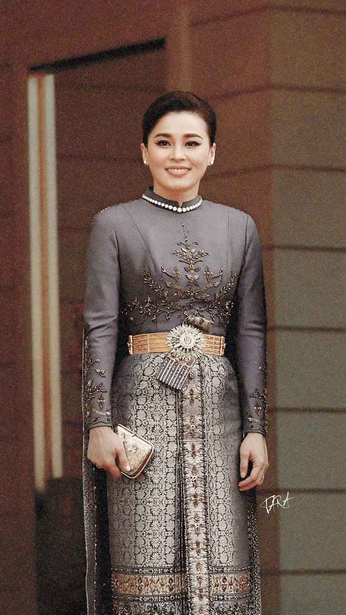 jbssvdp24's tweet photo. ✨💜ความงามที่ต้องจาลึก🇹🇭
#QueenSuthida #เสด็จฯเยือนสาธารณรัฐฝรั่งเศส #พระราชินีสุทิดา https://t.co/2AAjP3nAdp