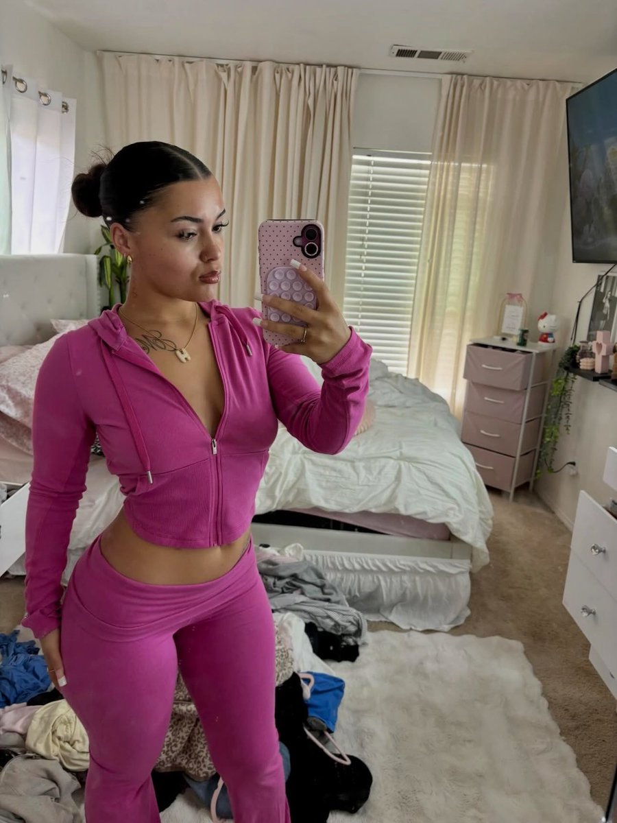 GoddesKira1's tweet photo. You get nervous when you haven’t sent in a while, don’t you?💞🙈🫣

#findom #cuck #facetime #findomnl #spoiledprincess #cbt #findombe #geldslaaf #sissy #femboy https://t.co/8lw7GYXE28