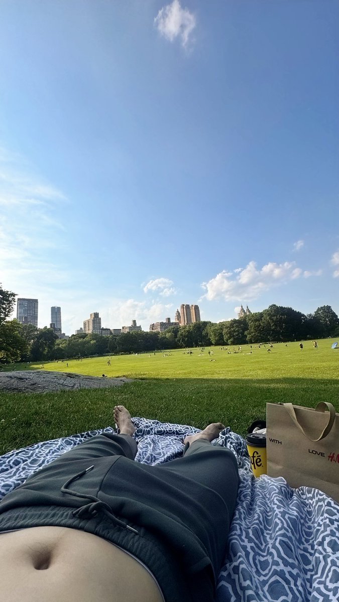 folkswagenolo's tweet photo. Chilling with me ? https://t.co/JVh28l9jzF