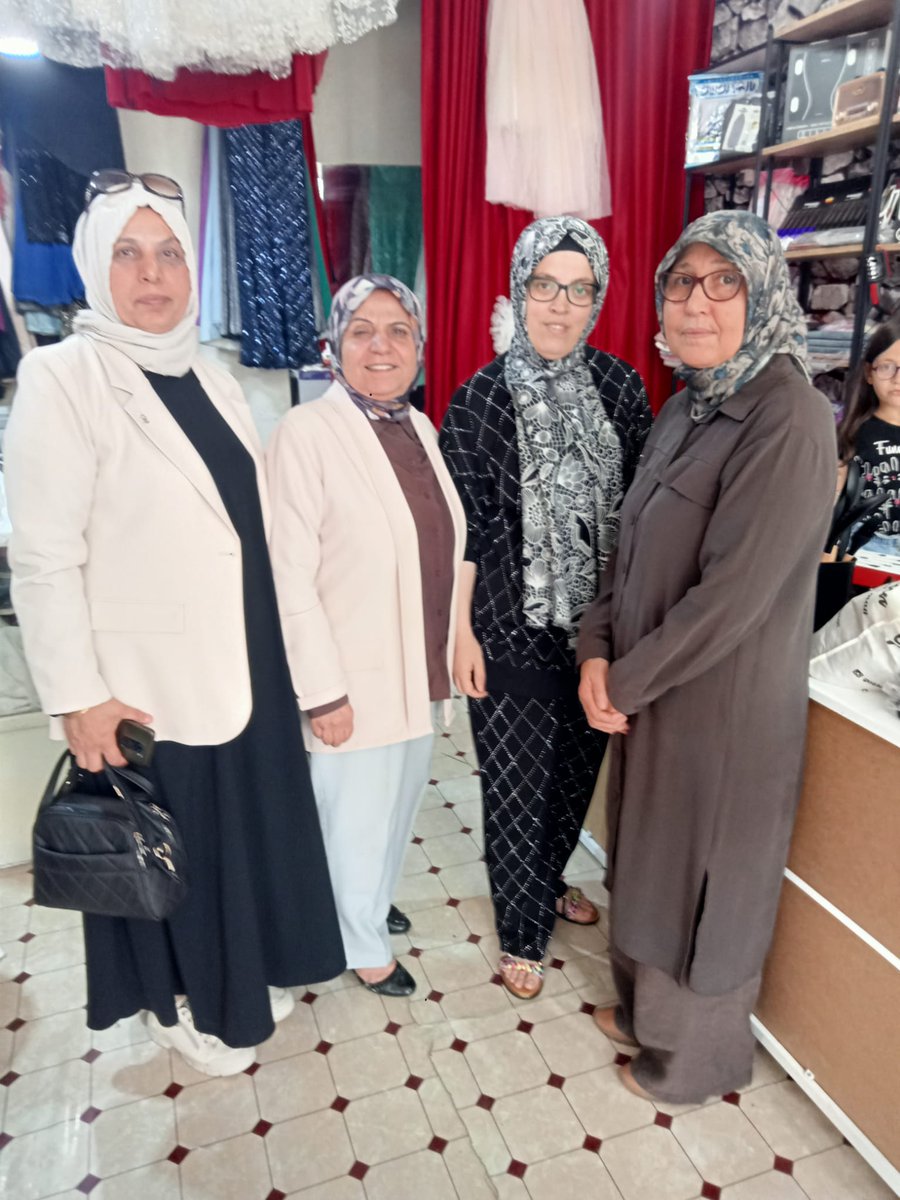 PolatliAkKadin's tweet photo. Kadın Kolları başkanımız Şerife Ceylan ve yönetim olarak bayan esnaflarımızı ziyarette bulunduk
@akgul_aysel @tugbaisikercan https://t.co/JjpBGSOOZv