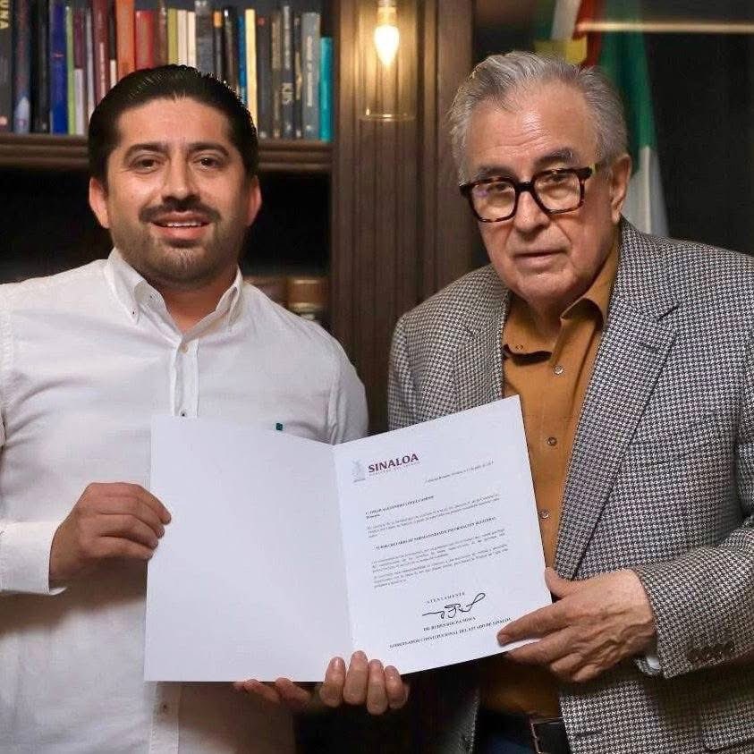 AispuroMun27178's tweet photo. EL CÍRCULO DE RUBÉN ROCHA BUSCA PERPETUARSE EN SINALOA

Omar Alejandro López Campos se registró para competir por la coordinación estatal de Morena en Sinaloa.

Es decir, quiere ser el siguiente gobernador de Sinaloa.

El detalle es que es cercanísimo a Rocha Moya.

Fue su secretario de Bienestar y Desarrollo Sustentable.

Y lo ha acompañado en su trayectoria política desde hace años.

También es suplente de Enrique Inzunza en el Senado.

Tanto Rocha como Inzunza están señalado por Estados Unidos por presuntos nexos con el Cártel de Sinaloa.

Omar López además es hijo de Eligio López Portillo.

Diputado local de Morena que acaba de asumir la presidencia de la Jucopo del Congreso de Sinaloa.

Quién además es como operador político y compadre de Rocha.

Mientras Morena dice que hay filtros, en Sinaloa buscan seguir gobernando quienes están siendo investigados por crímenes graves.
Fuente: https://t.co/Ib9Z5Ky6Bg
Información original del Facebook de Juan_OrtizMx