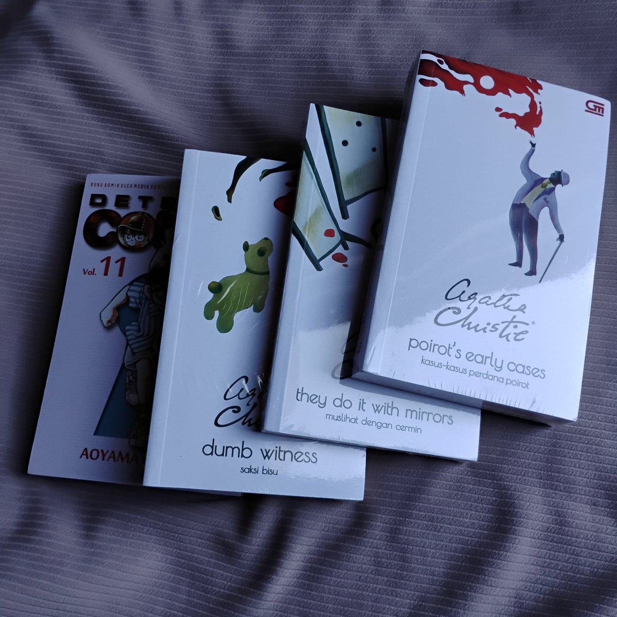 ocha_zip's tweet photo. @blizyful kemarin aku dapet ini kakk, buku agatha christie yaa

poirot's early cases 23.7k
dumb witness 23.7k
they do it with mirrors 17.7k

sisanya bisa dicek disini kakk, ini link dari staff gramedia nya yaa
https://t.co/ekqk3ewffB https://t.co/GioycWXPv2