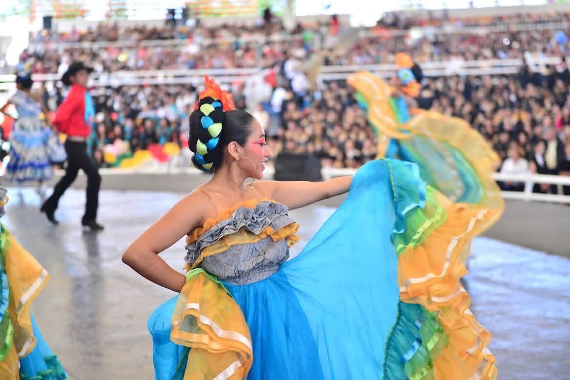 FNERRR26's tweet photo. Galería de la participación de nuestro grupo de danza folclórica de la Casa del Estudiante Gral. “ Francisco Villa “ en la ceremonia de graduación del COBAED 🤠❤️💃🏻🕺 https://t.co/7i0Qacqlpa
