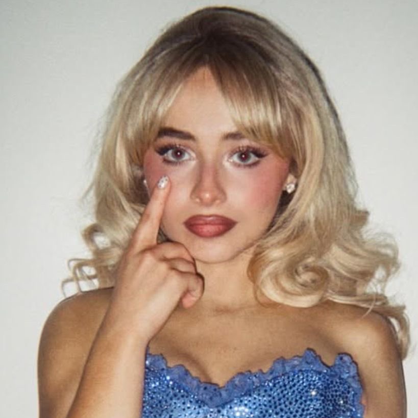 sabsgallery's tweet photo. the definition of doll face https://t.co/rbJHOvBxKg