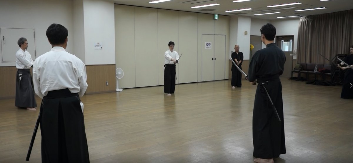 jigenryusoke's tweet photo. 🔷礼法・作法・演武🔷

　６月２８日の神奈川合同講習会では、一門會の同志諸君と２０年以上の稽古を重ねた各師範も多くの学びが有りました。
　正しい礼法は人格を高め、正しい作法は礼儀を司ります。
　天眞正自源流兵法一門會は、未来に向けて日本人の為になる人材の育成を行って参ります。 https://t.co/v7VAgTYW7i