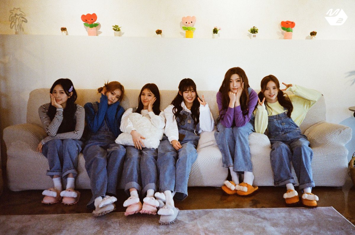 _Machine0510's tweet photo. #Weeekly #Weeekly6thAnniversary 

💜💛💚

Happy 6th anniversary🎉 https://t.co/hSdYs5y8eJ