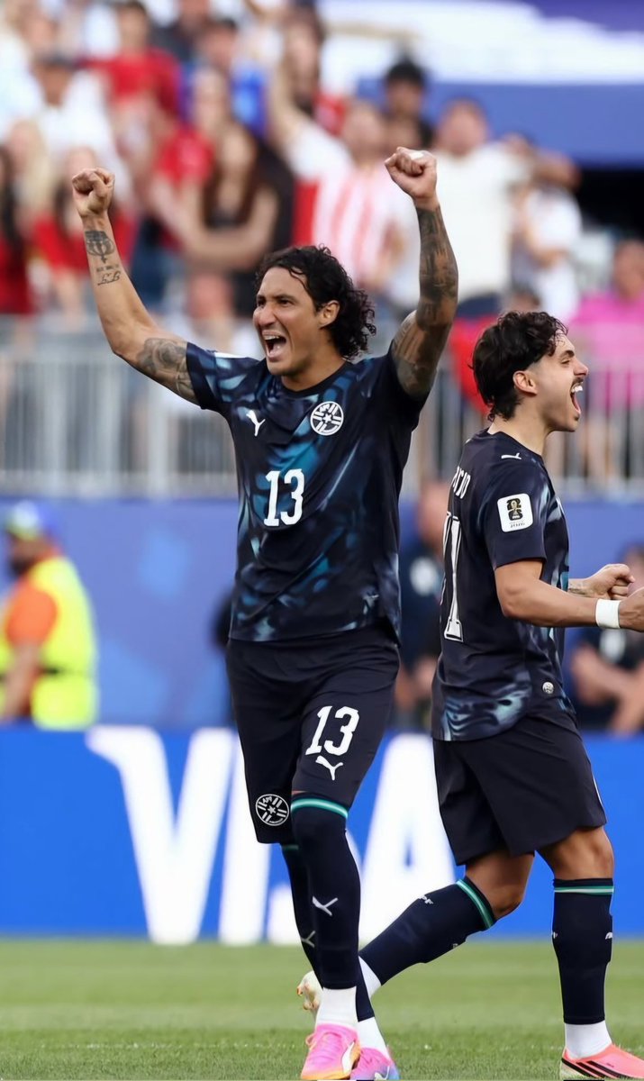 iriny_13's tweet photo. Paraguai despachou a Alemanha da Copa graças à sua garra, ao goleiro Orlando Gill e ao time como todo. A curiosidade é que gol da seleção paraguaia veio com a sorte do número 13, partiu do pés do zagueiro Canale. 
Viva o Paraguai! Viva o número 13! https://t.co/CY8ymoBLbc