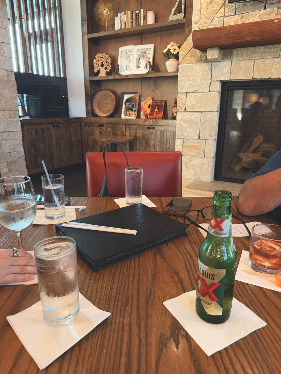 southtexaslime's tweet photo. From the pool straight to hotel bar with the rents 👍 #willplay https://t.co/lhN3eWtcAU