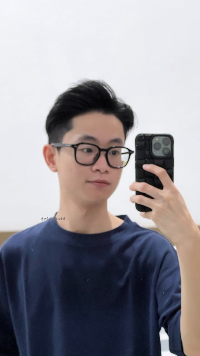 rlatkaid's tweet photo. [FRIENDSHIP APPLICATION]

Name : Lin / Adee
Age : 17 + 7
Occupation : PENGACARA 
Domicile : BBT
Zodiac : Gemini
Height : 173cm
Hobby : Padel + Tidur + Dengar Lagu
Fun fact : selalu di miripin dengan sutsujin (padahal gak ada mirip2nya) https://t.co/3gsvVQKkBq