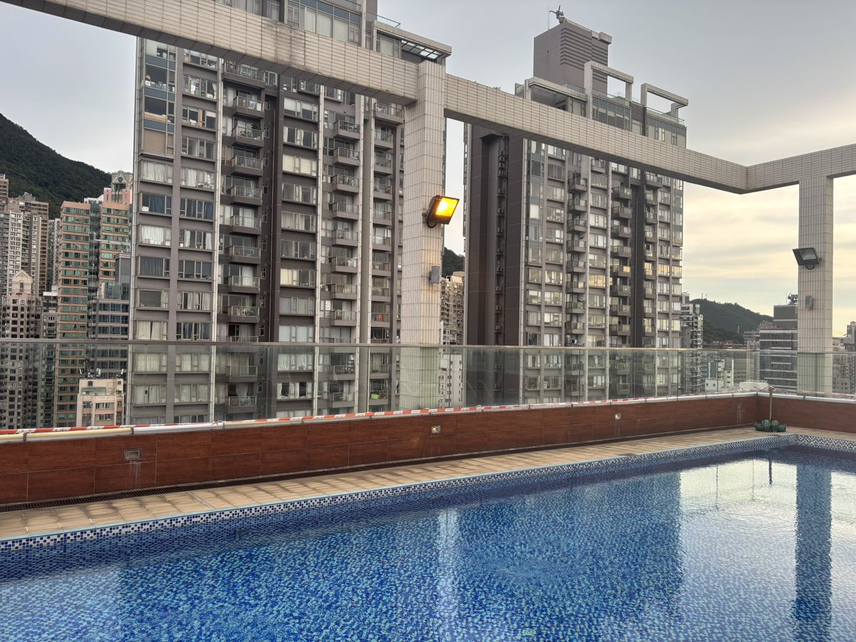 MapoNekoo's tweet photo. 也算是在维港边住过了 https://t.co/vJY5Kquhim