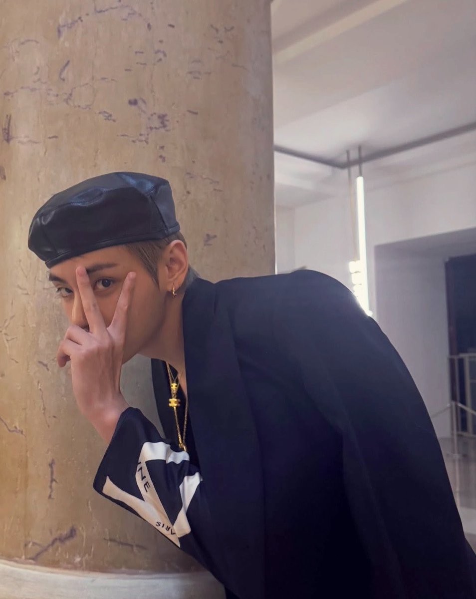 taetaevoting_jp's tweet photo. ♥️テテ𝐝𝐚𝐢𝐥𝐲 𝐯𝐨𝐭𝐢𝐧𝐠
N&amp;B
▶︎ https://t.co/YrUzRbm5tD
▶︎ https://t.co/m8DgpPeKUF
Juice
▶︎ https://t.co/tGbV5ZBb46
USEN 
WA▶︎ https://t.co/5hrwaOCxTS
FR▶︎ https://t.co/BFIxMOFFII
#thv ♥︎ https://t.co/qAYPH6SmHv

#TAEHYUNGxCELINE https://t.co/fjqzSylxrA