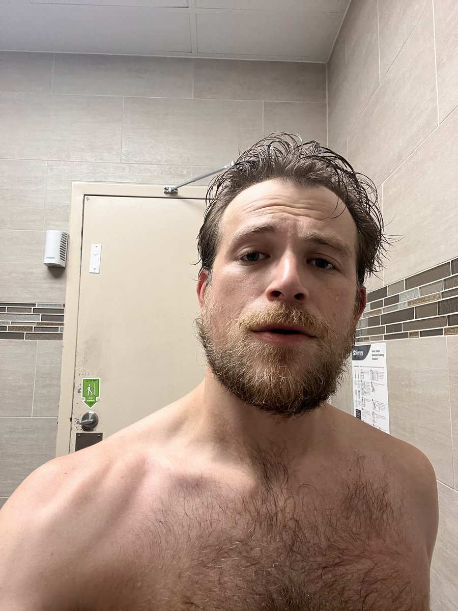 CoreyNiles96's tweet photo. This heat is getting the better of me https://t.co/uzLuYxMrxW
