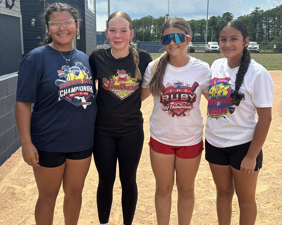 donuttt2's tweet photo. The squad never missed a Monday! 😎☀️
…and they all are reppin @DO_Apparel_  tourney shirts! 🫶

@AndreaGomez2030 @gracie_allen31 @RyannSexton23 @MylahCardona https://t.co/dgsocWqU0o