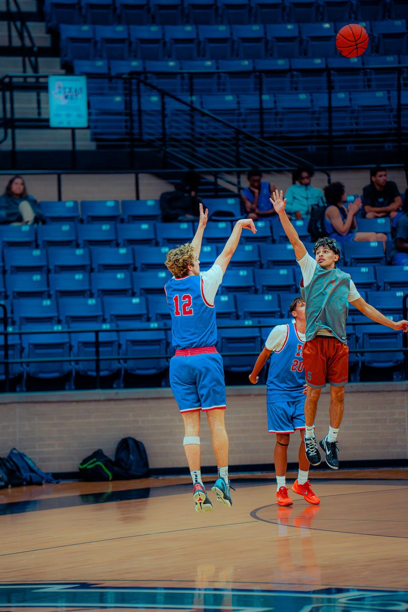 GrahamHJenkins's tweet photo. Had a good showing at TABC including a 21 point 5 ast game. Looking forward to my Junior season. #year3 @Tabchoops https://t.co/3lqPSLsN2D