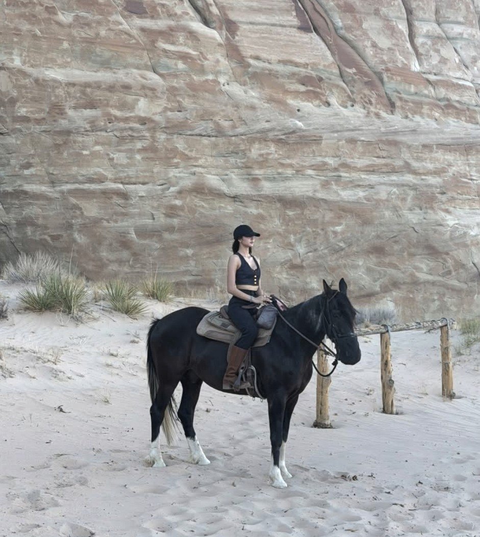 MakNae_IS's tweet photo. พิภูคาวบอยสาวเท่มาก 🤠🐴 https://t.co/q6YtpHoYwo