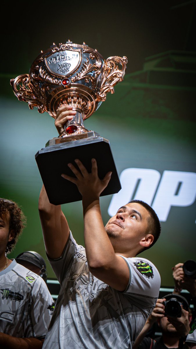 TheHelgy's tweet photo. Yesterday was fkn insane #GreenWall https://t.co/belA7oG4JU