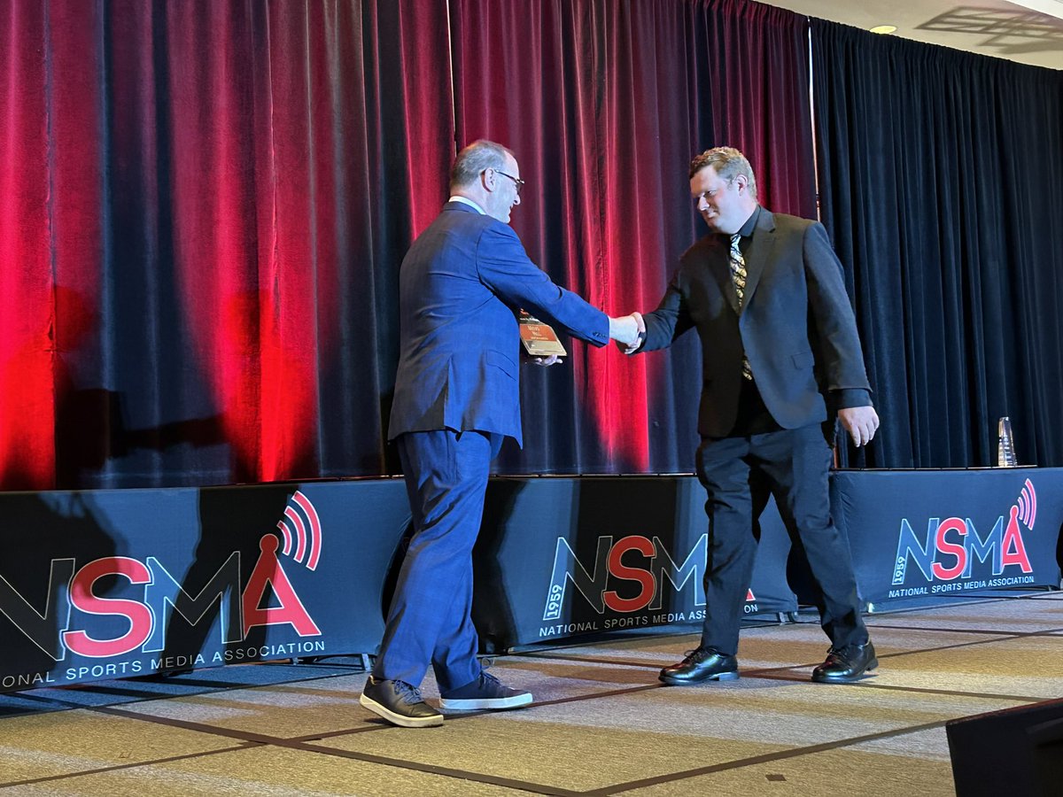 mojohill22's tweet photo. Took a little drive from North Dakota to North Carolina to receive my state sportswriter award from the @NSMASportsMedia.

Very cool to have the legendary @wojespn presenting the awards and so many other greats in attendance.

I’m extra hungry to get back to Devils Lake now. https://t.co/VKWE1lEn3r