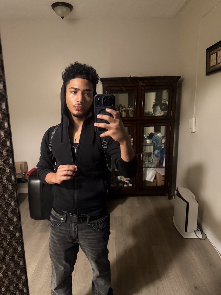 Tupapi99 tweet media