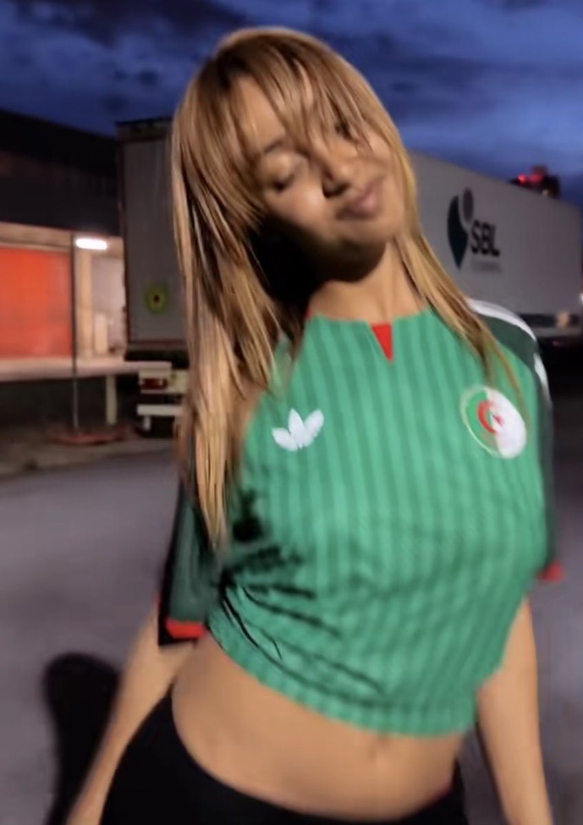 kiwinajar's tweet photo. algerian pinkpantheress ily https://t.co/BQqlphXNAT