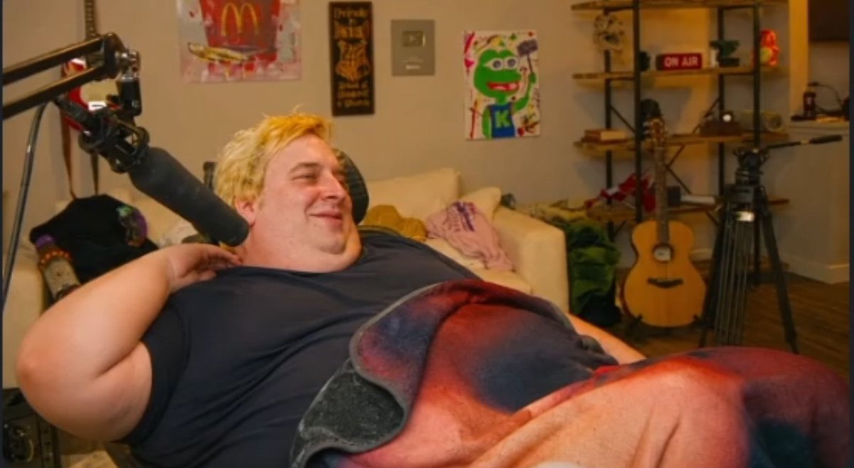 RichyX75's tweet photo. @NickWhiteReal These photos of you popping up made the Cx House event even better. 

#iceposeidon #cx #kickstream #kick #nickwhite #livestream https://t.co/KIJqpUcZIT