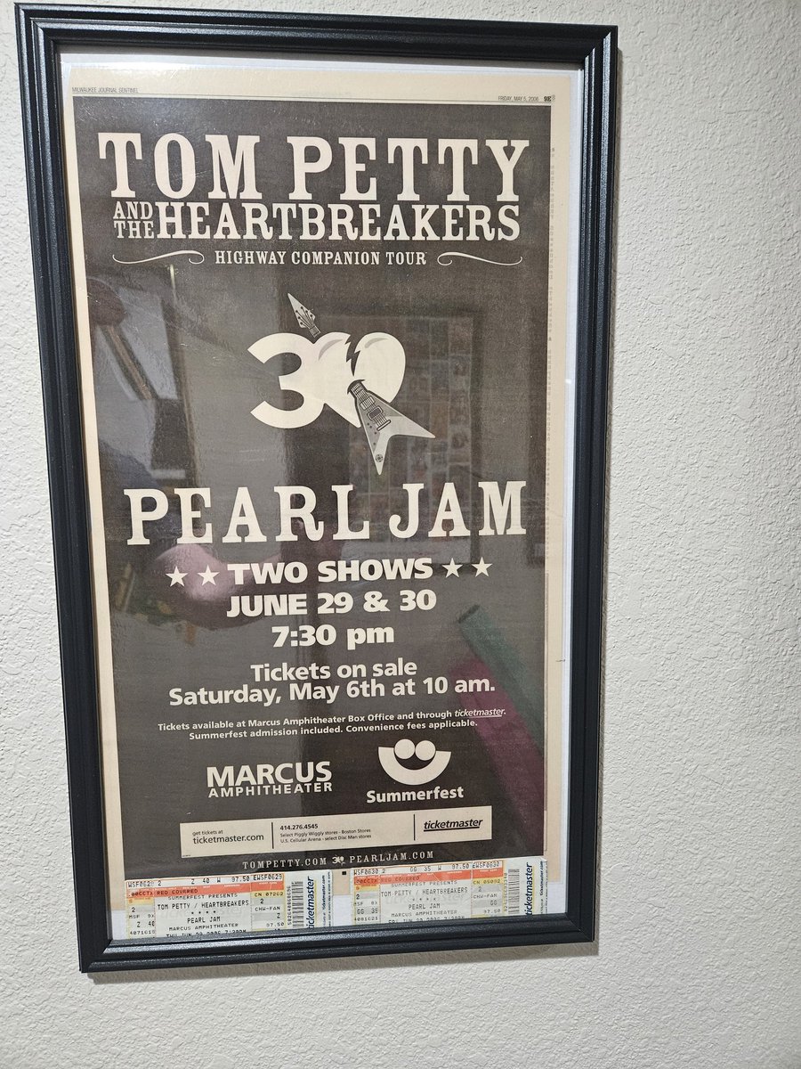 pureoc85's tweet photo. 29 yrs ago tonight kicked off b2b nights of the best shows @Summerfest has and will ever book.  2 rock n roll legendary bands @PearlJam and @tompetty They played 6 shows in 3 cities and Milwaukee was lucky enough to be 1 of the cities.  2 legendary nights! https://t.co/2KiQXW1rB0
