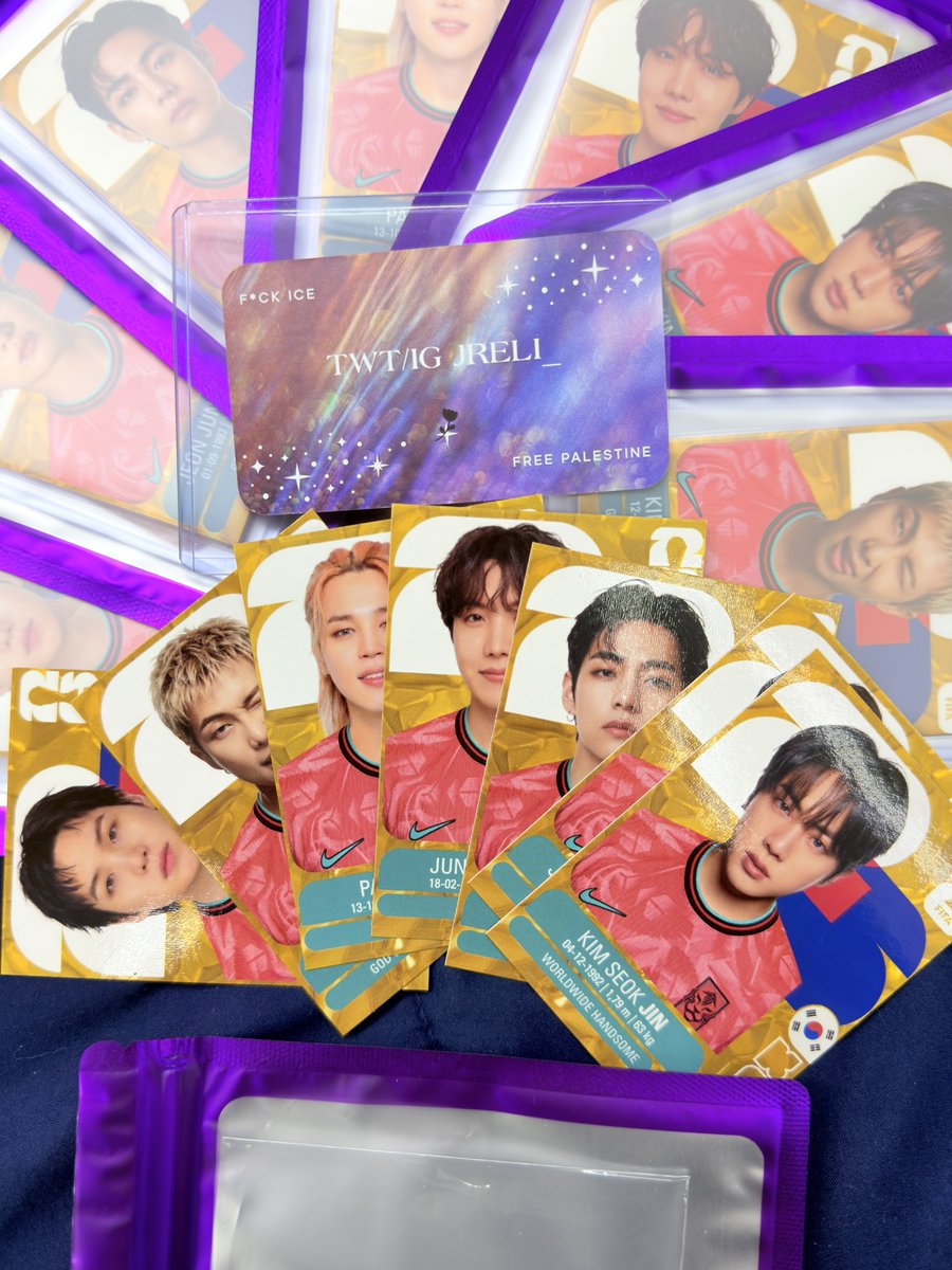 JrEli_'s tweet photo. Hi everyone,
Just wanted to post that I’ll be giving away freebies at the @BTS_twt shows in Chicago on August 27th and 28th.
Day 1 Freebies will be handmade bracelet with stickers
Day 2 Freebies will be FIFA 7pc Set
#BTSfreebies #BTSinChicago
#BTS_ARİRANG #Arirang_Chicago https://t.co/1KLrEwvSWa