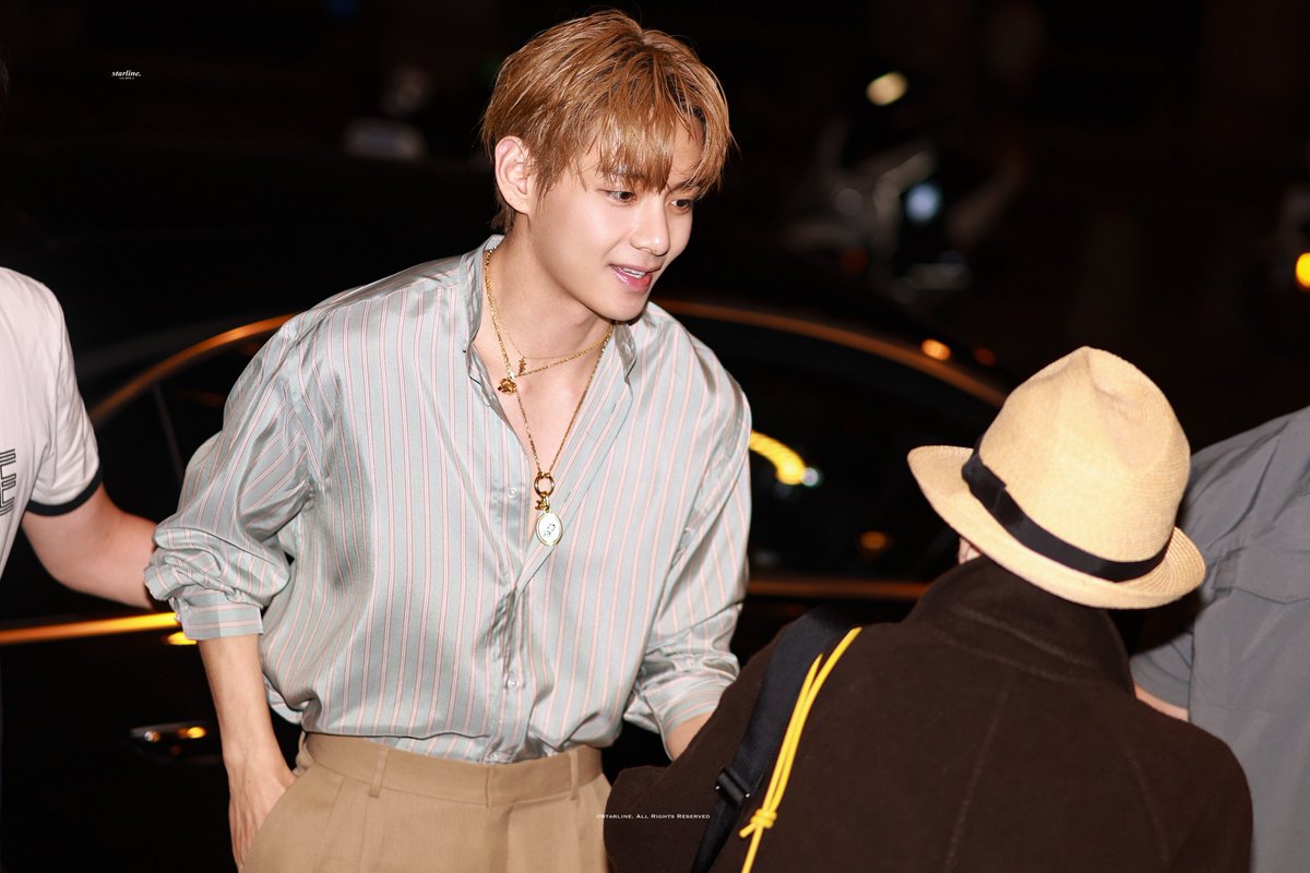 starlinethv's tweet photo. 260628 CELINE✨🤴🏻

#뷔 #태형 #TAEHYUNG 
#TAEHYUNGxCELINE https://t.co/x9zyFCoLzd