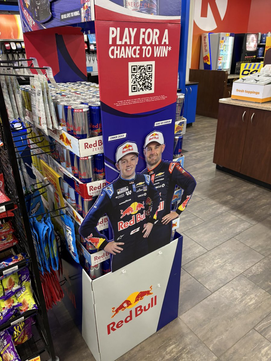 sohnluvbot's tweet photo. found connor n shane on the display but no cans yet :-( https://t.co/W6vliKghyx