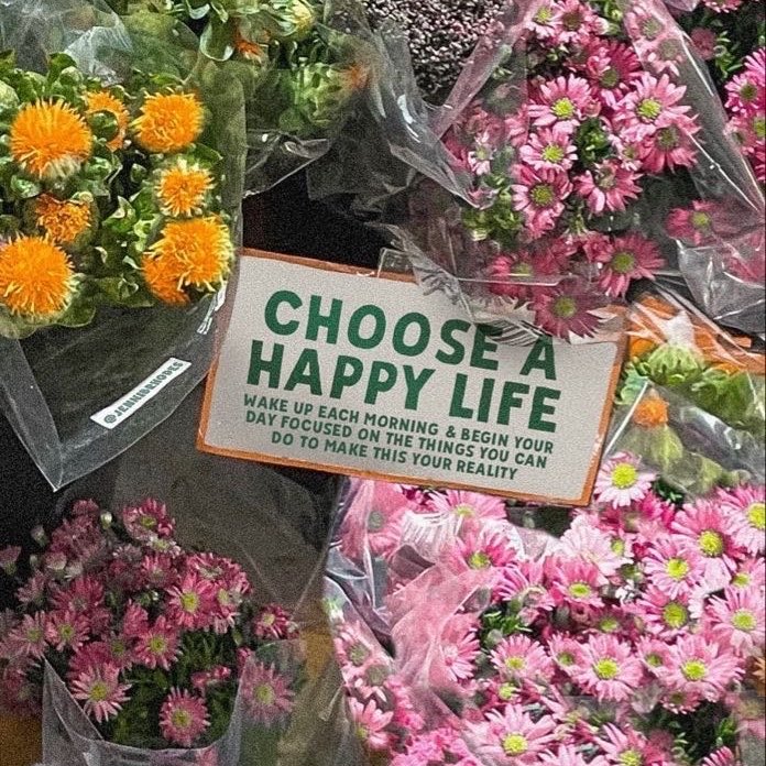 nchdaq's tweet photo. hi last day of june :-)💌🍵🌲

ขอให้เป็นวันสุดท้ายของเดือนที่ใจดีกับหัวใจนะ เป็นการเริ่มต้นครึ่งปีหลังที่มีแต่โชคดี มีเรื่องราวให้ยิ้ม | have a good good day https://t.co/c2KQKxSl3K