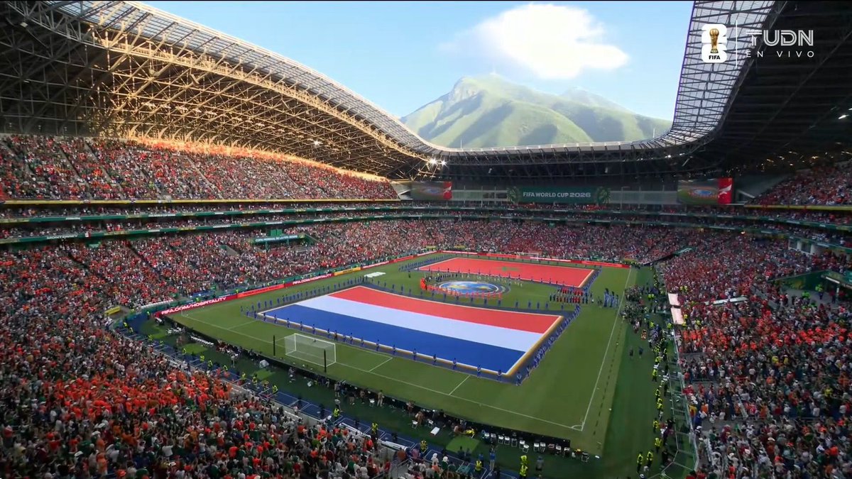 DUK___E's tweet photo. 10/10 con el estadio de rayados https://t.co/NBvJ0jQew3