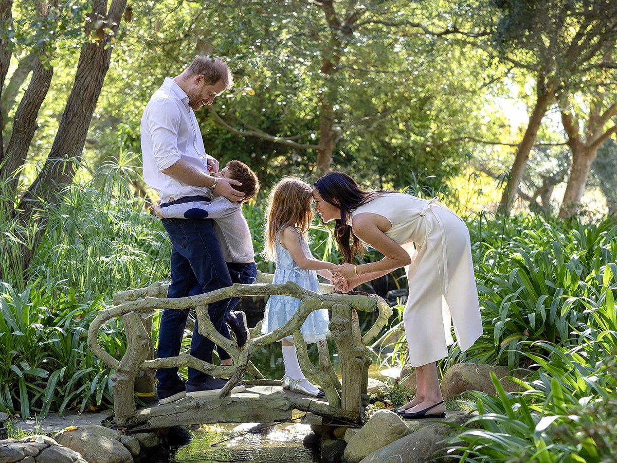 joeloveshelen's tweet photo. I've said this for many years. If the RF, specifically the King, wanted #HarryandMeghan &amp; his grandchildren to have security, they would have it. No investigations/studies needed. The reality is, this lackluster group of royals can't w/stand the ⭐️power of a Sussex family visit. https://t.co/KlrPauwuQy
