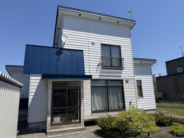 areshome8900's tweet photo. 岩見沢市北四条西13丁目に位置する、敷地面積330.58㎡、建物面積114.82㎡��4LDK中古戸建です。JR函館本線岩見沢駅まで徒歩19分の立地…
#アレスホーム株式会社 #岩見沢市 #北四条西 #中古一戸建て #不動産
https://t.co/RuVFlZHafn https://t.co/dQUmJB9sWX