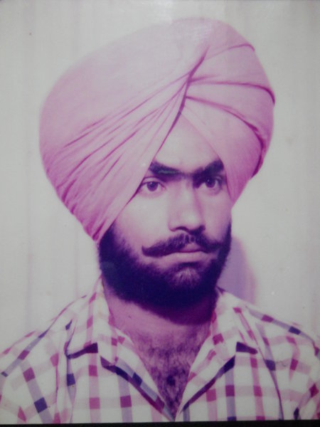 ensaaf's tweet photo. Btw June 28 &amp; 30, 1993, #Jalandhar #PunjabPolice #abducted Ravinder Singh (28-30). #Punjab #India #EndImpunity Visit https://t.co/rhSctSxaOe https://t.co/rfYRlQDDs1