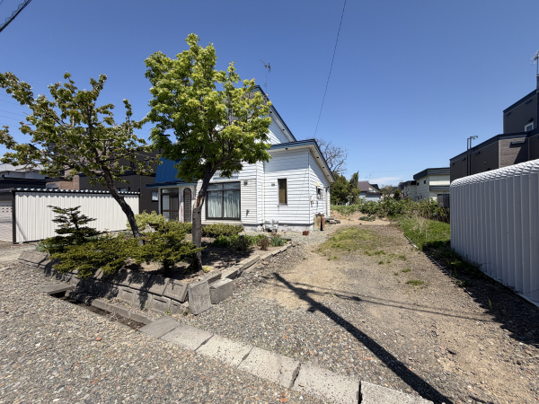 areshome8900's tweet photo. 岩見沢市北四条西13丁目に位置する、敷地面積330.58㎡、建物面積114.82㎡��4LDK中古戸建です。JR函館本線岩見沢駅まで徒歩19分の立地…
#アレスホーム株式会社 #岩見沢市 #北四条西 #中古一戸建て #不動産
https://t.co/RuVFlZHafn https://t.co/dQUmJB9sWX