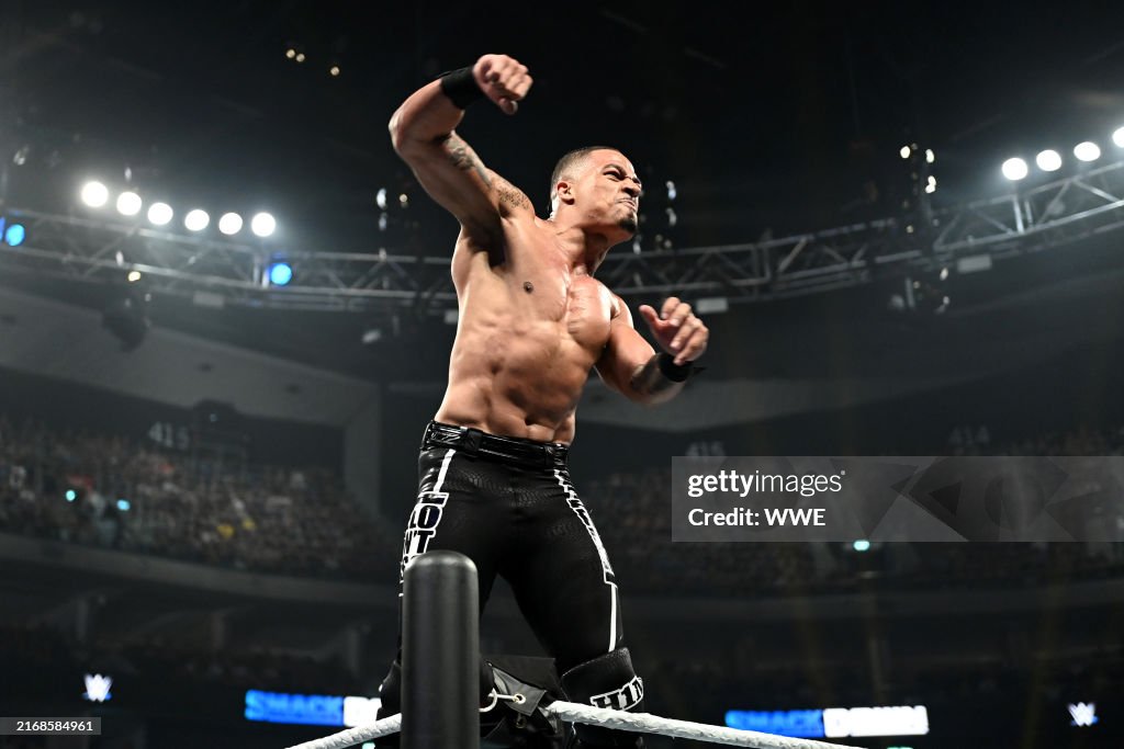 DFW_Wrestling's tweet photo. @ElyMantiplyDFW finishes a massive victory against @CadenScottDFW, advancing to the next round of the Kings Cup!

As he jumps off the turnbuckle, @LunaticOfDFW OUT OF NOWHERE WITH A HUGE CLOTHESLINE! https://t.co/REvRry8gNj