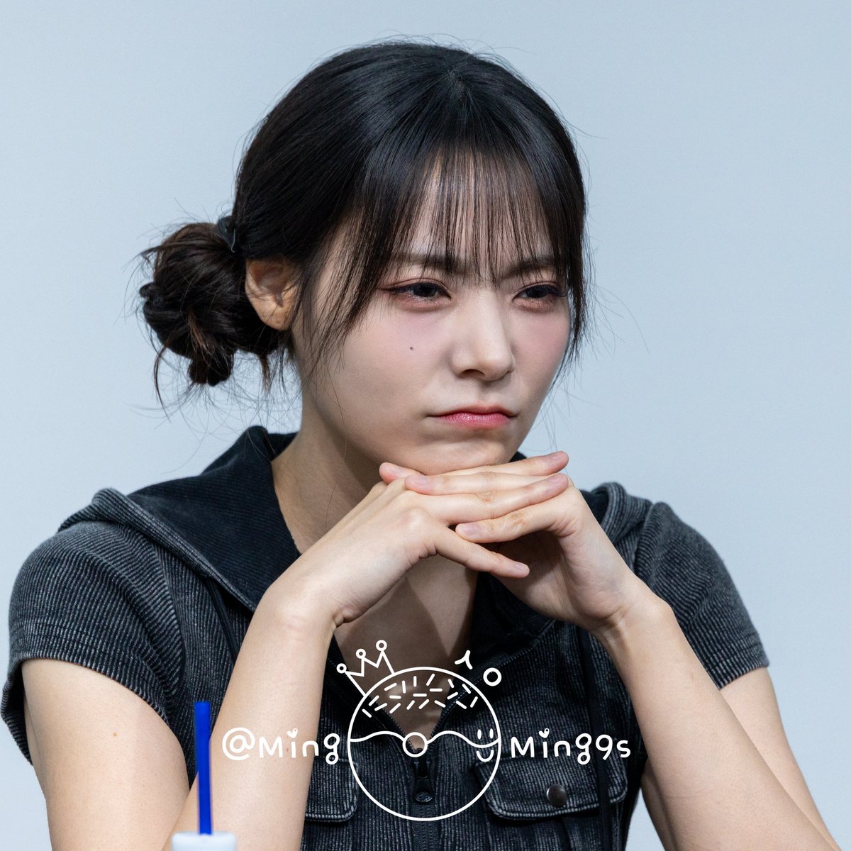 siyo_ming9s's tweet photo. 260606 대면 고뇌밍 😑💚
#OWER시연 #시연 #SIYEON
@siyo_min https://t.co/pvNAWQXQRi