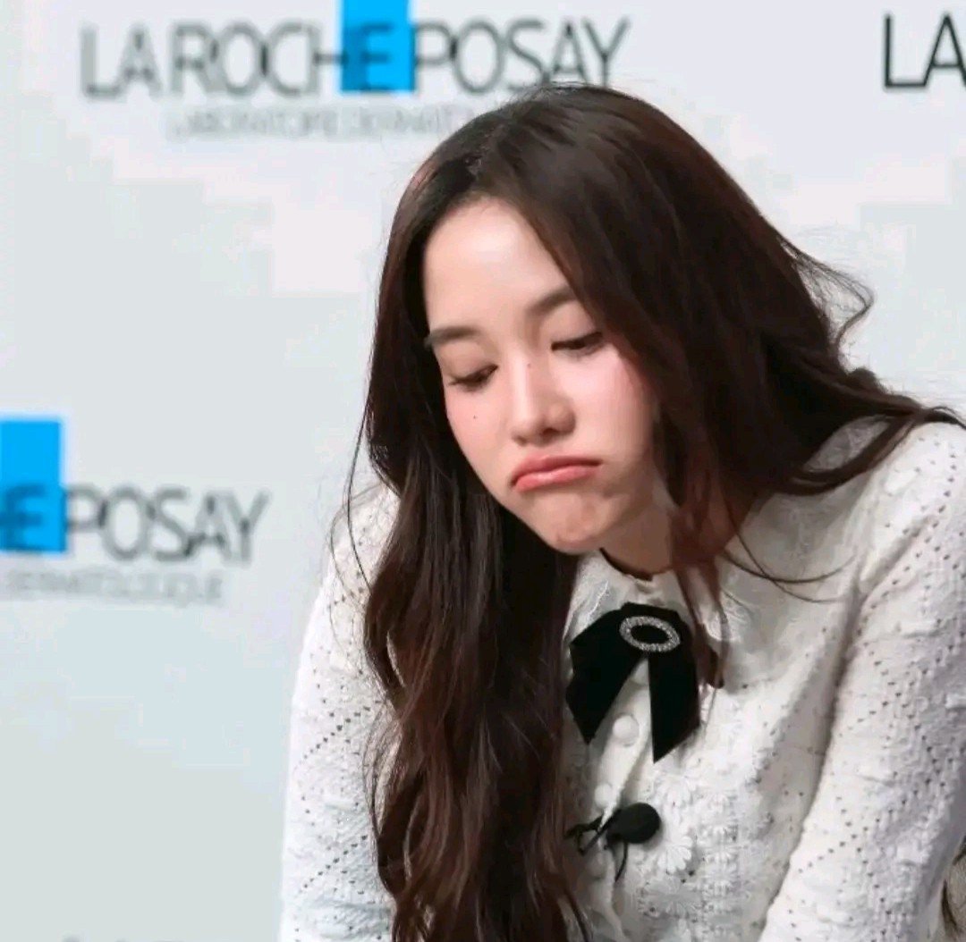 viudanegrabi's tweet photo. Quien sería tan linda de darme un código para gl.werse por favor 😔 https://t.co/TS7woBo51j