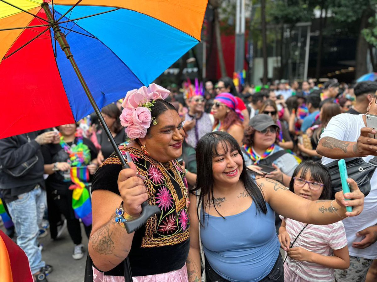 COPRED_CDMX's tweet photo. 🏳️‍🌈✨ Así se vivió la Marcha del Orgullo LGBTIQ+ en la Ciudad de México: un espacio de alegría, memoria, resistencia y celebración de la diversidad. https://t.co/NvzNqcgIKA