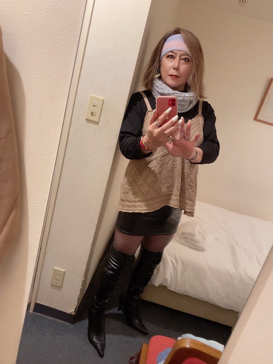 MTFnatuki's tweet photo. 今朝は冷えますので
二人で一緒にどうですか？

暖かくしてあげるわよー(⌒-⌒; )

お誘いはDMでお待ちしてます♪

#函館
#ladyboy
#LGBT
#女装男子
#熟女装
#transgender 
#トランスジェンダー
#mtf https://t.co/oagmGd1CKJ