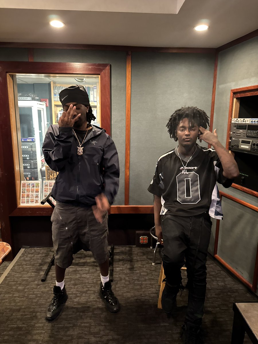 bbysit's tweet photo. protect and pradabagshawty in the studio 👀📸 https://t.co/X88PbOP0R9