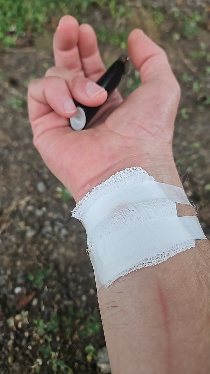DeslockDarkstar's tweet photo. Remember, kids... always cut AWAY from you when using a utility knife, not TOWARDS you.

JFC.... https://t.co/gjWpgIkpSa