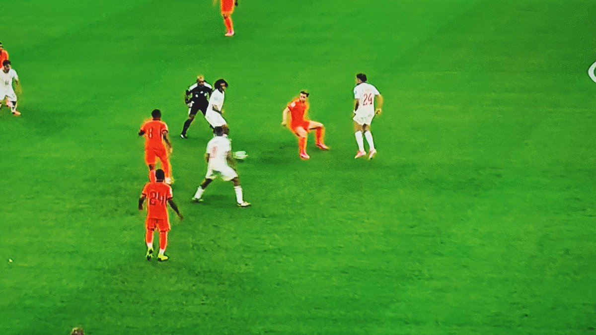 newcoldnight's tweet photo. Cubriendo el mundial desde la cama. 

Países Bajos vs Marruecos. 16avos de final https://t.co/Z2qj9z9U2I