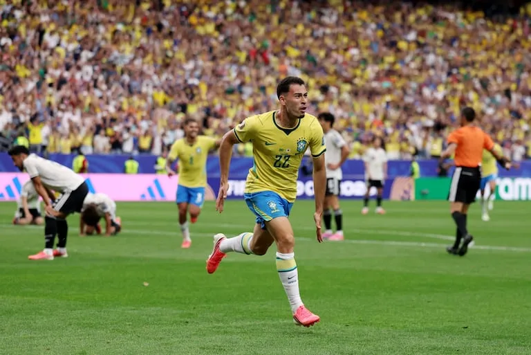 Manuira10's tweet photo. #mundialdefútbol2026 
Brasil lo dio vuelta y le gano 2 a 1 a Japón. El conjunto de Ancelotti aprovecho sus individualidades y saco adelante el encuentro. Los japoneses se quedaron sin piernas en el segundo tiempo, muy poca energía.
Dieron pelea pero no pudieron. Brasil avanza. https://t.co/KRLFsJCD7L
